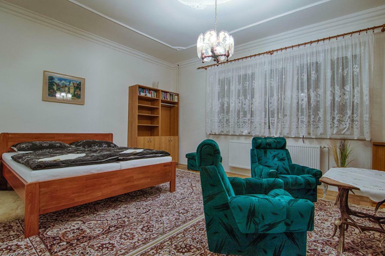 Appartement Pod Svatym Kopeckem à Mikulov Extérieur photo